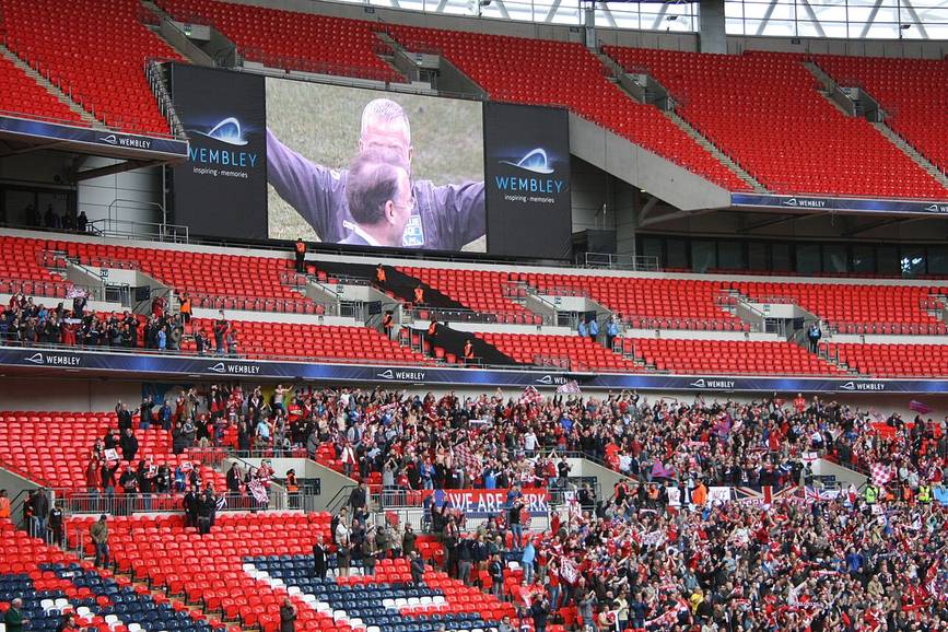 Aficionados ingleses en las gradas del estadio de Wembley