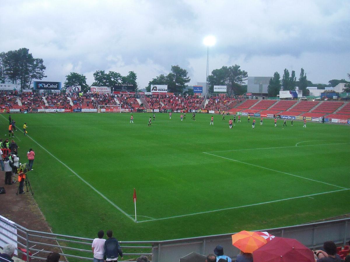 Tribuna del estadio de Montilivi durante un partido del Girona Futbol Club