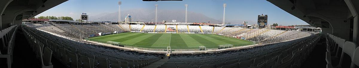 Vista panorámica del Estadio Monumental de Colo Colo en Santiago de Chile