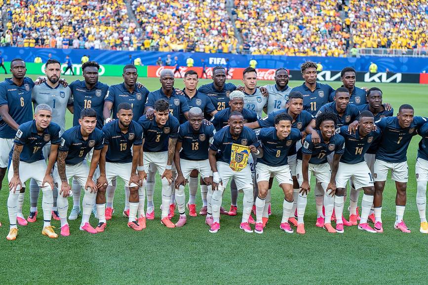 Jugadores de Ecuador posando para la foto del equipo en el Mundial 2026