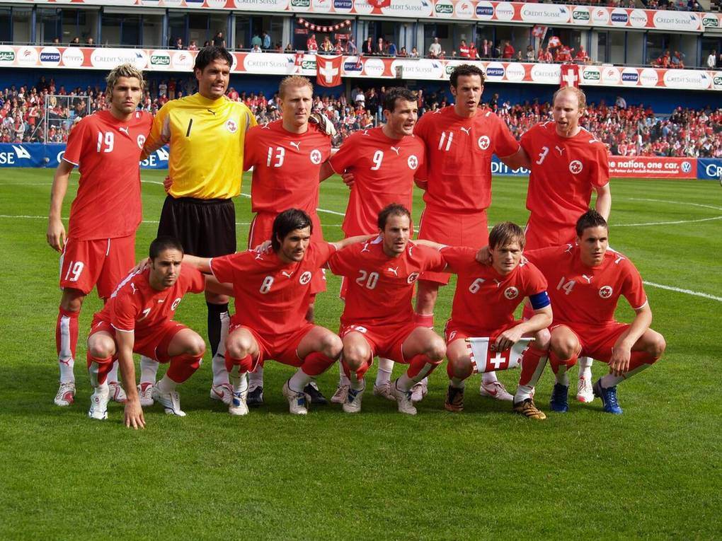 Jugadores de la selección de Suiza posando para la foto oficial del equipo