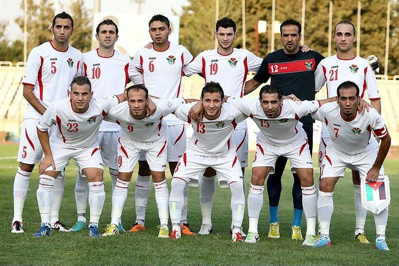 La selección de Jordania posando antes de un partido de clasificación para la Copa Asiática