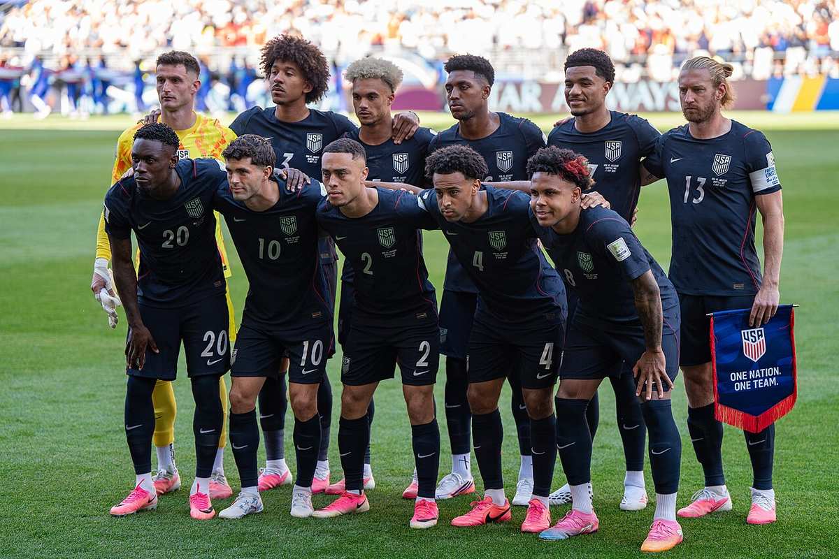 El once inicial de Estados Unidos antes del partido ante Bélgica en el Mundial 2026