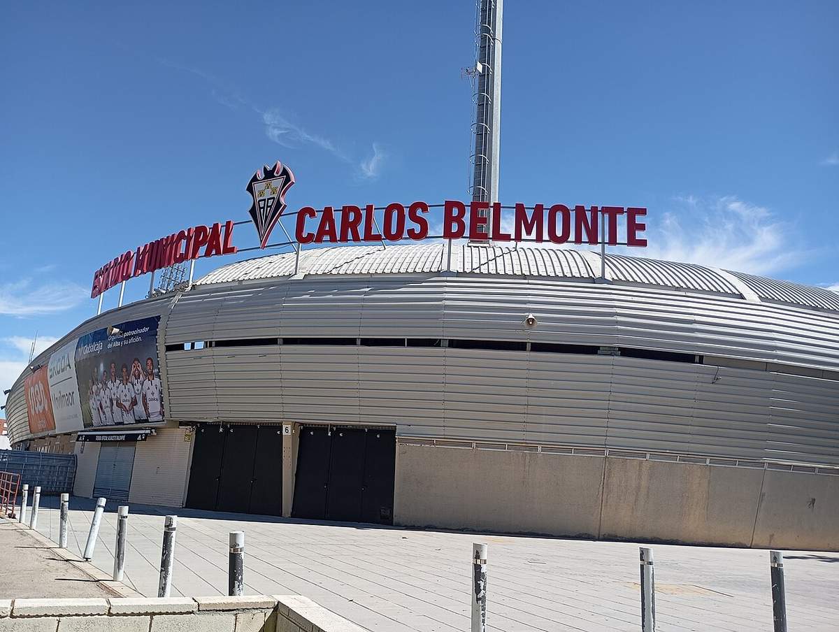 Vista exterior del Estadio Municipal Carlos Belmonte de Albacete