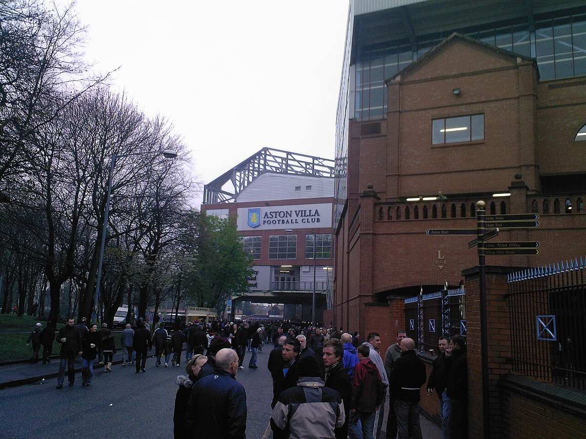 Vista de Villa Park desde Trinity Road, en Birmingham