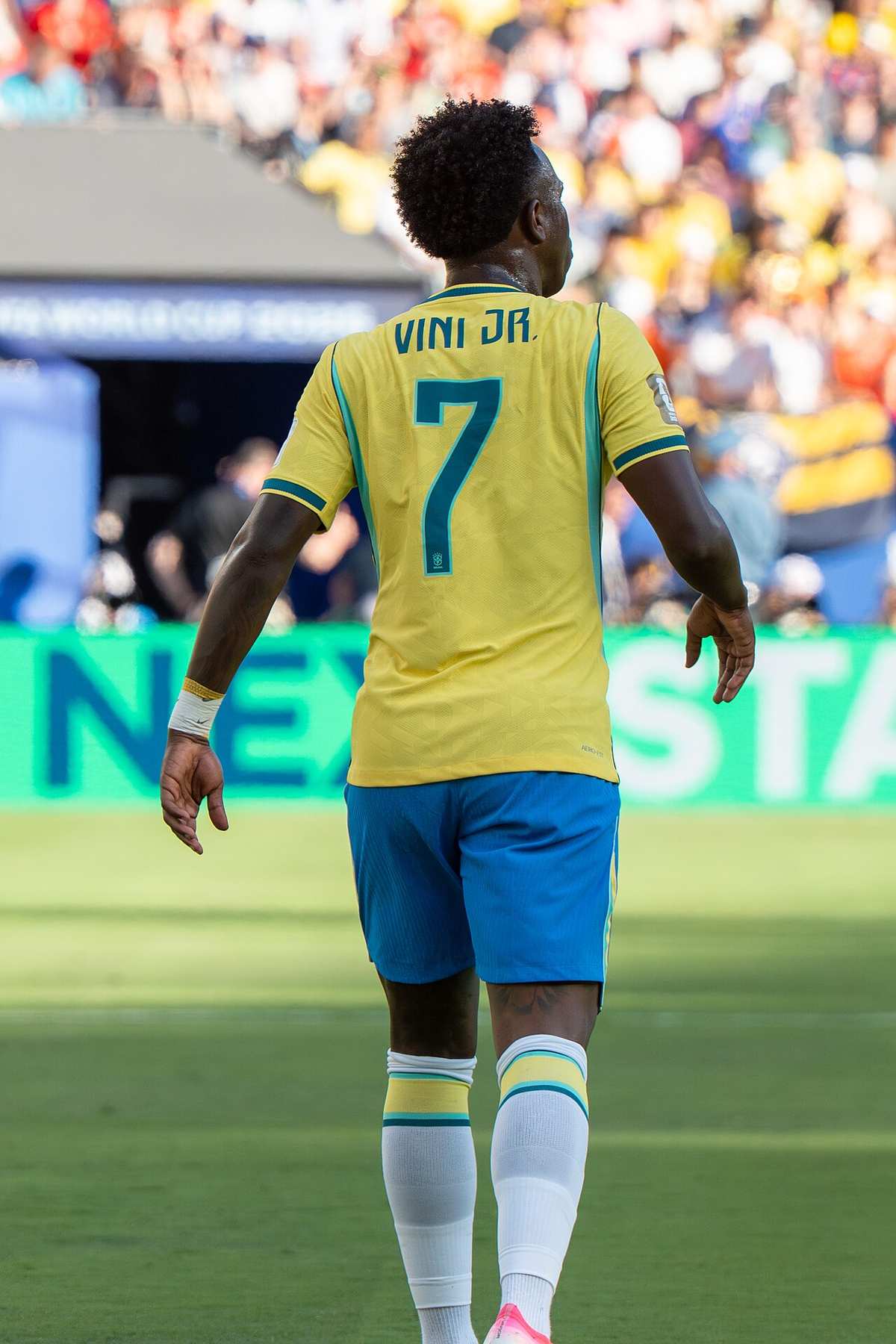 Vinícius Júnior con la camiseta de Brasil durante un partido internacional