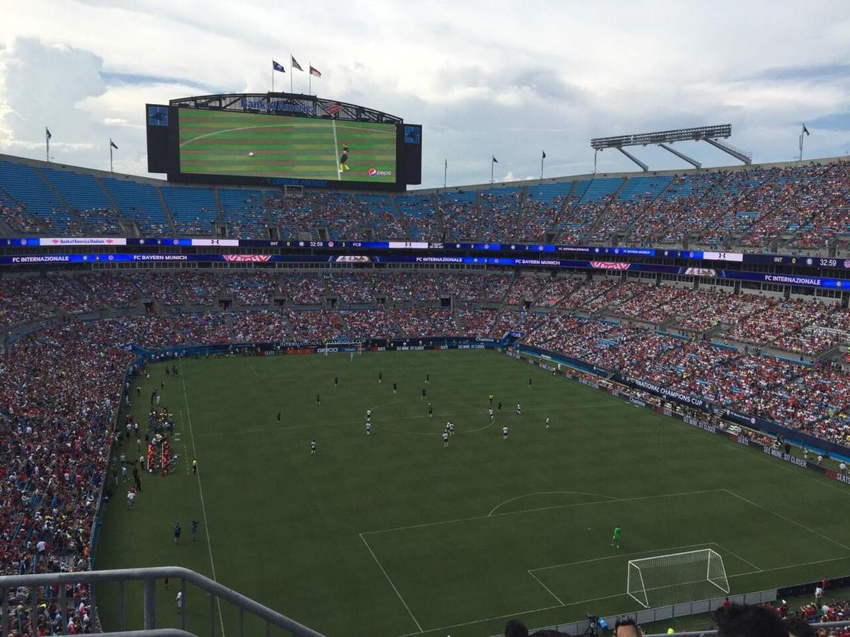 Partido de fútbol en el Bank of America Stadium de Charlotte, sede del Charlotte vs Montreal