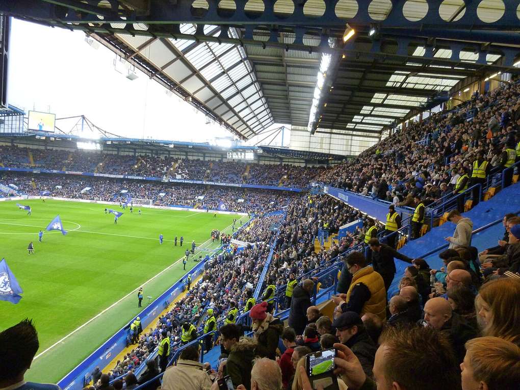 Interior de Stamford Bridge durante un partido, en una foto de archivo
