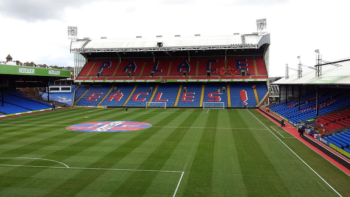 La tribuna Holmesdale de Selhurst Park, casa del Crystal Palace