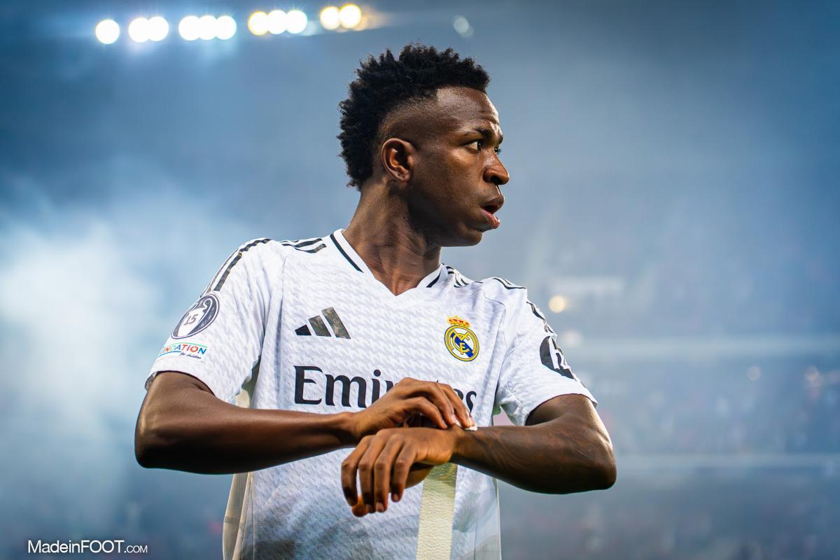 Vinicius Junior con la camiseta del Real Madrid en el estadio Santiago Bernabéu