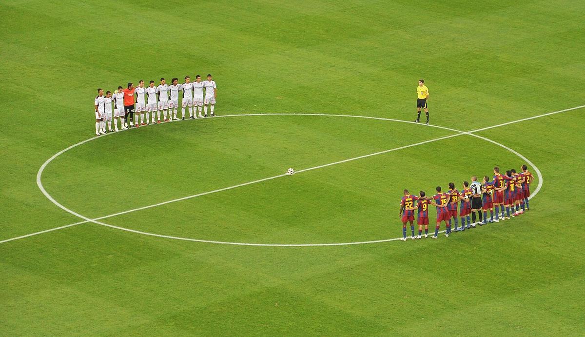 Partido del FC Barcelona en el Camp Nou antes del inicio