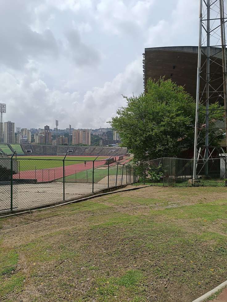 Otra vista del estadio Olímpico de la UCV en Caracas