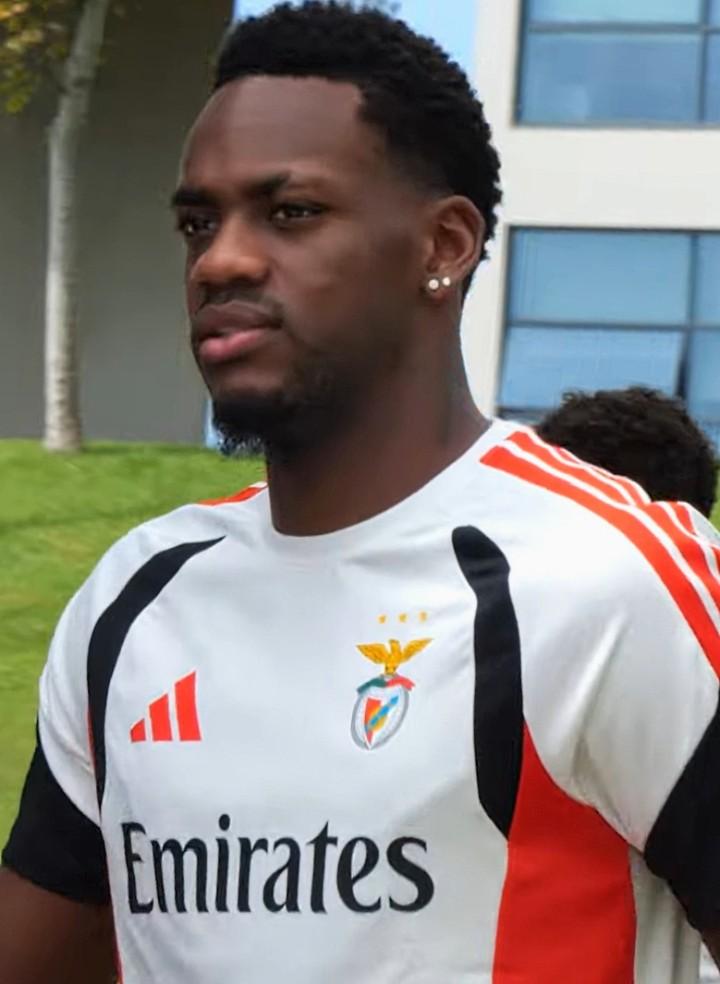 Jhon Jader Durán con la camiseta del Benfica en julio de 2026