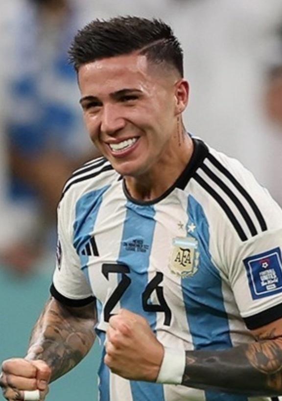 Enzo Fernández con la selección argentina en el Mundial 2022
