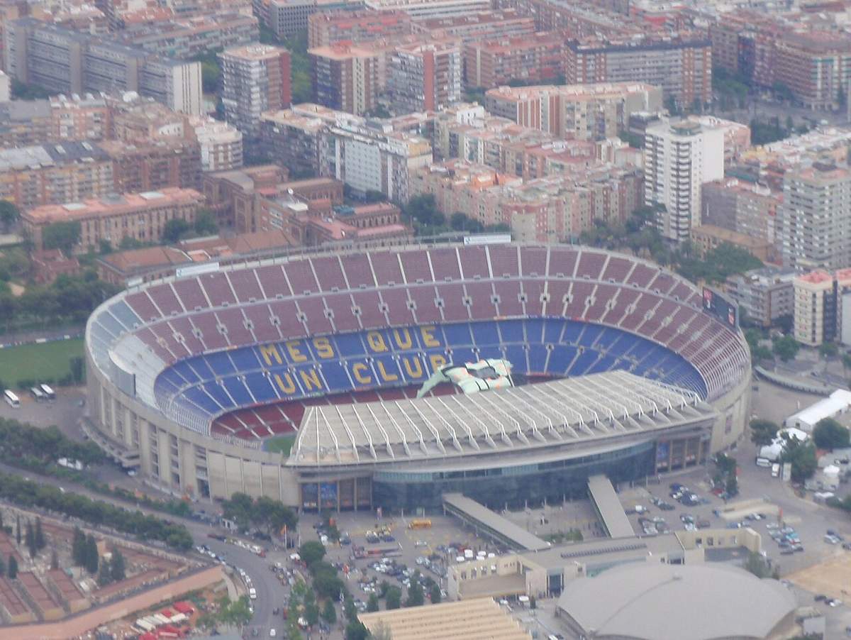 Vista aérea del Camp Nou y su entorno en Barcelona