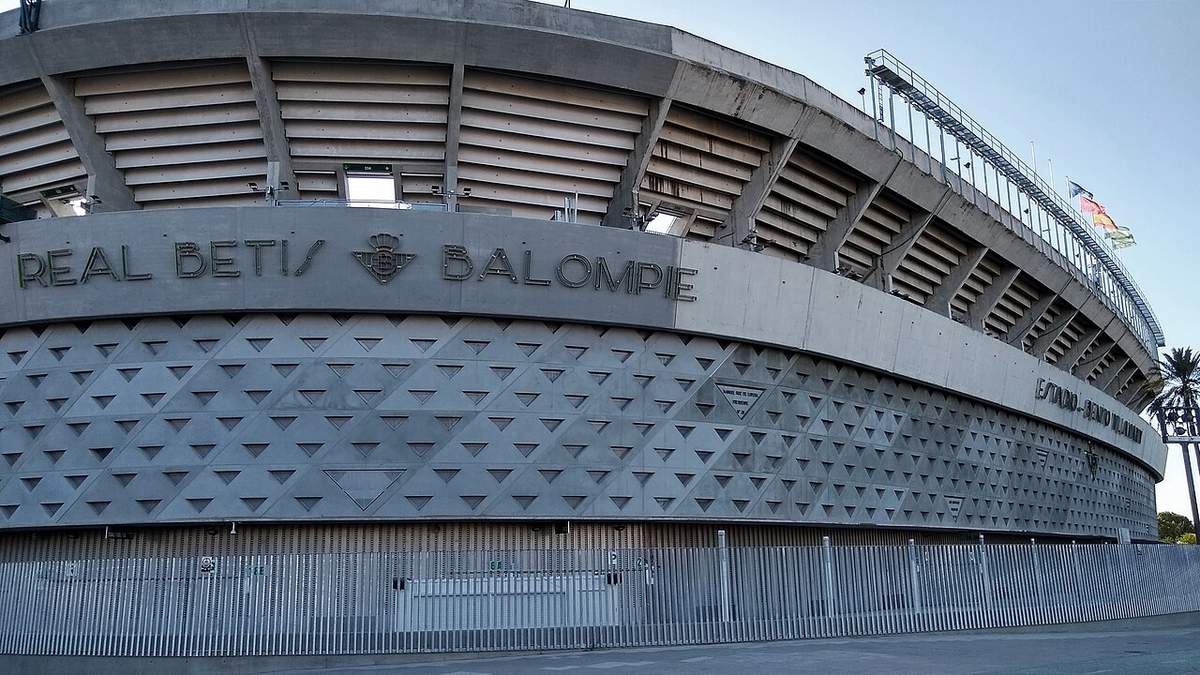Vista exterior del estadio Benito Villamarín de Sevilla