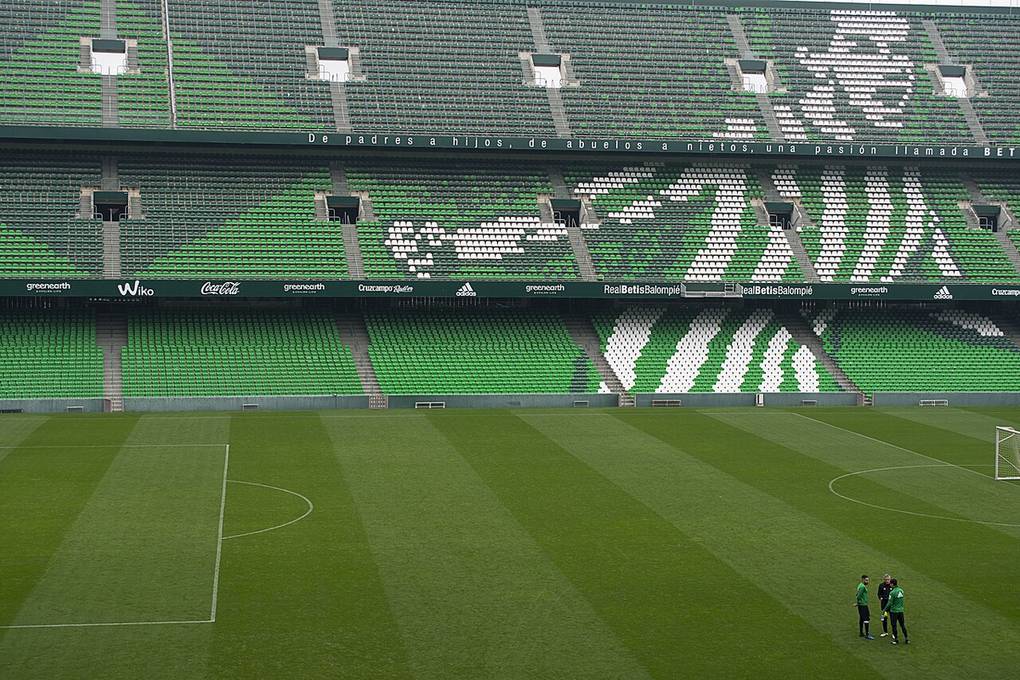Interior del estadio Benito Villamarín durante un encuentro