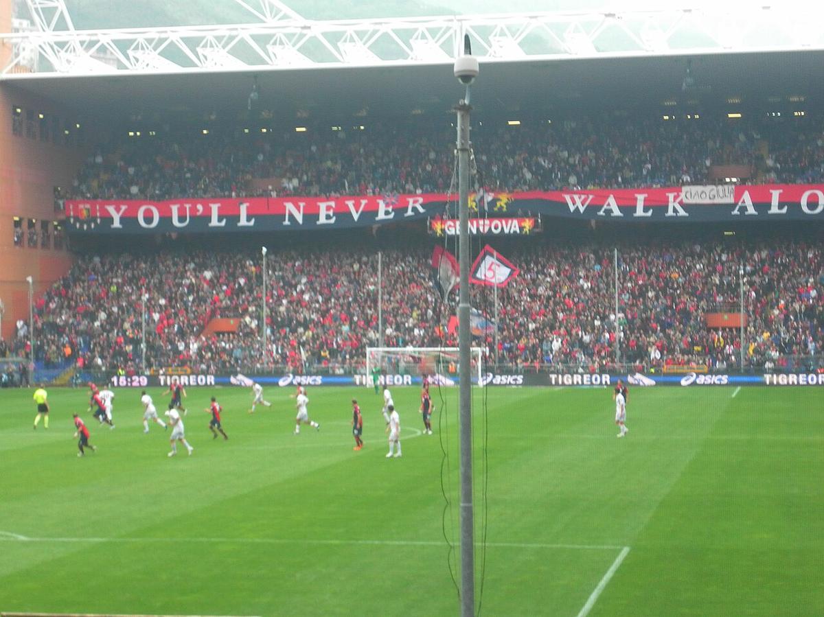 Partido del Genoa en el Stadio Luigi Ferraris de Génova