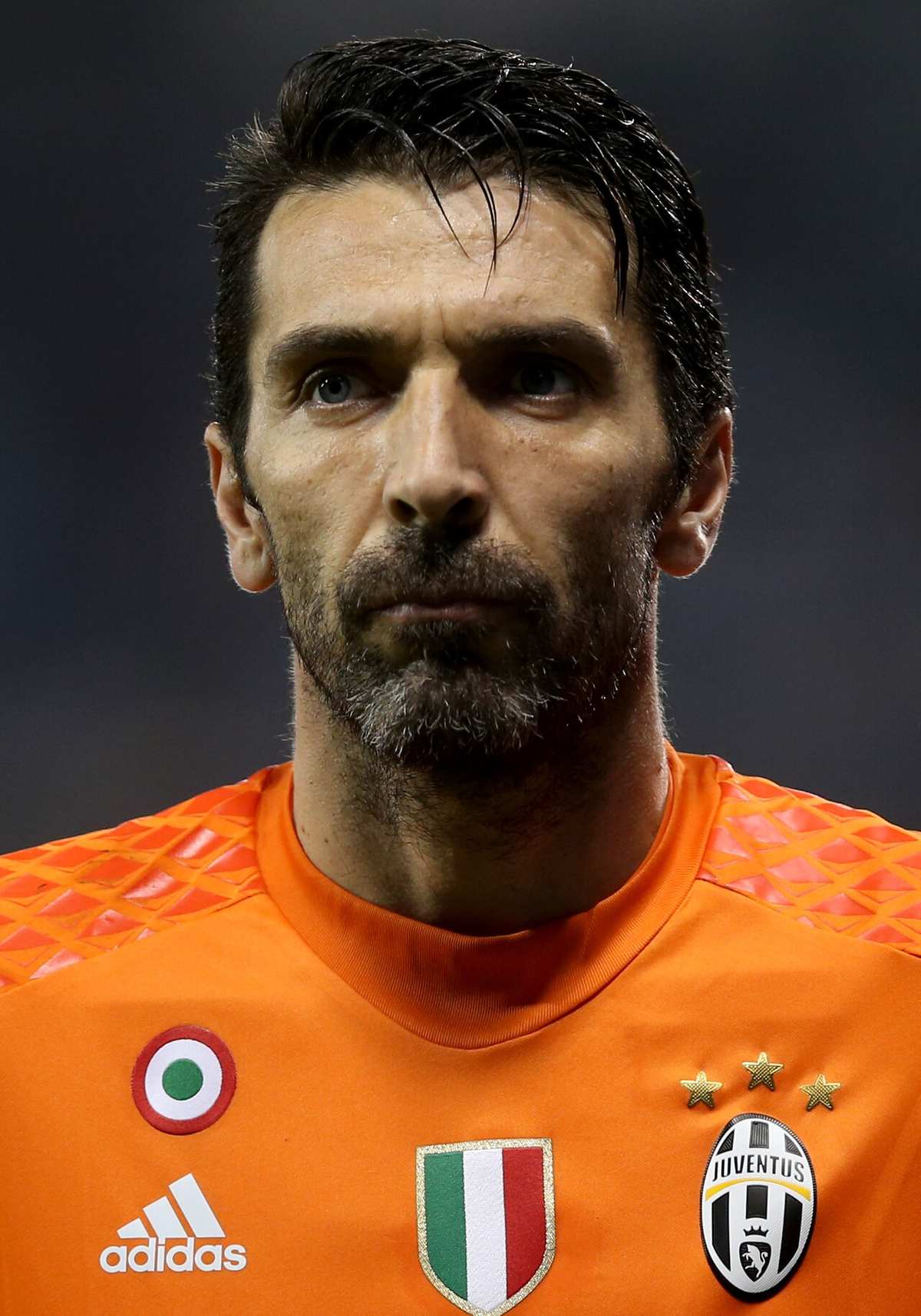 Gianluigi Buffon, arquero italiano, retratado durante su etapa como profesional