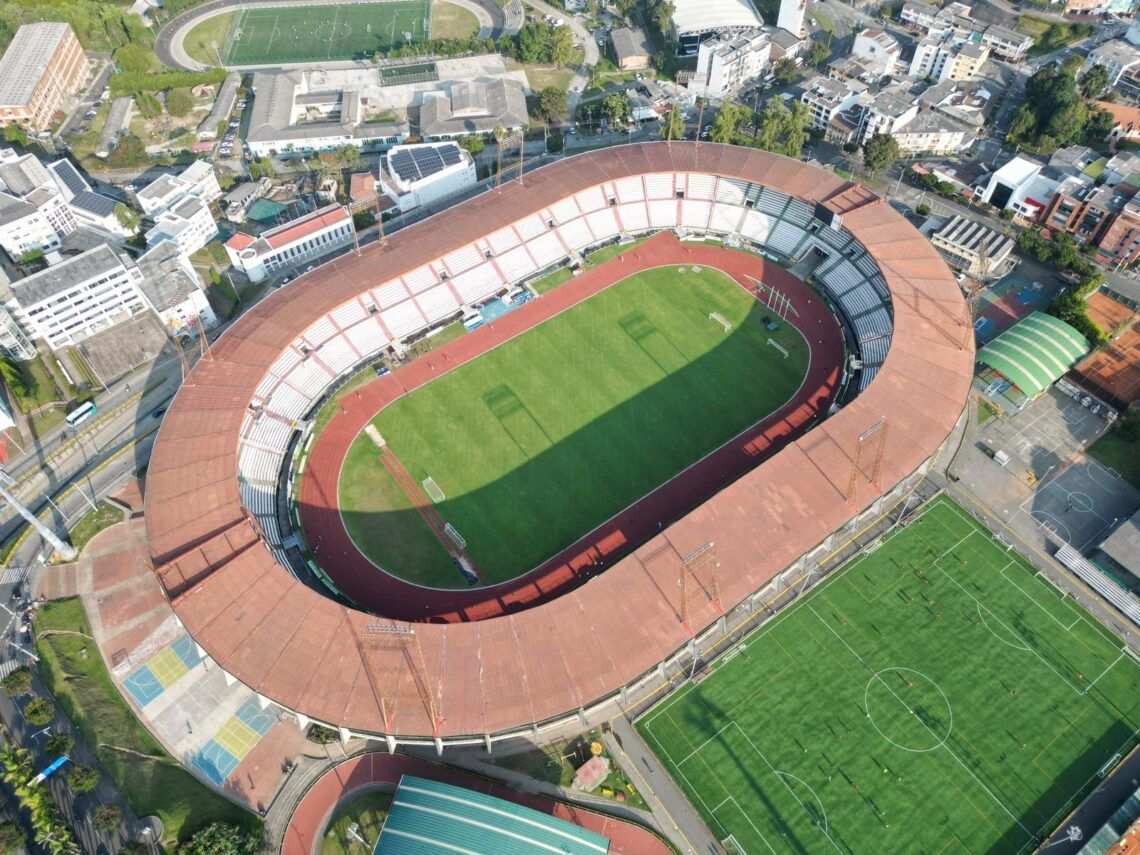 Vista aérea del Estadio Palogrande, casa del Once Caldas