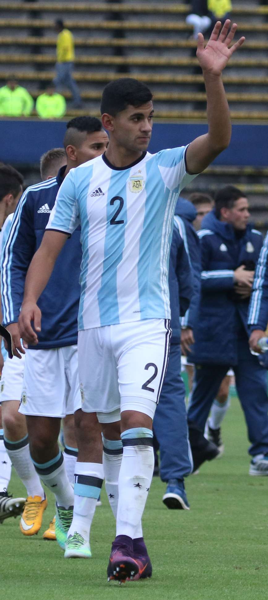 Primer plano de Cristian Romero con la camiseta de la Selección Argentina