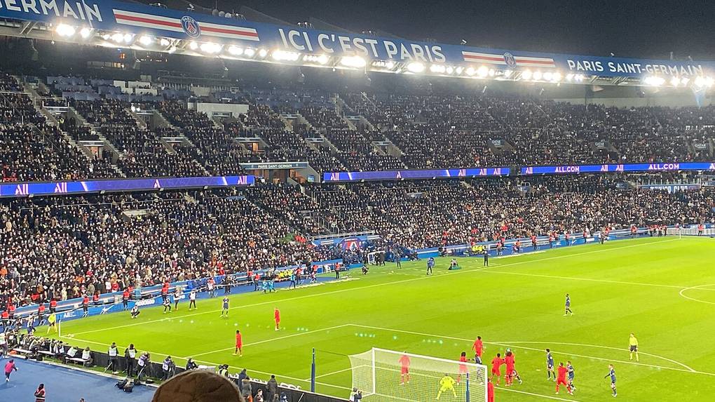 El Parque de los Príncipes recibe el PSG contra Barcelona