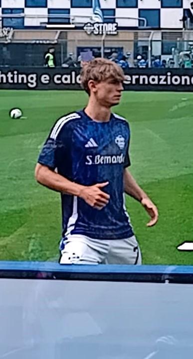Como 4-1 United: doblete de Nico Paz