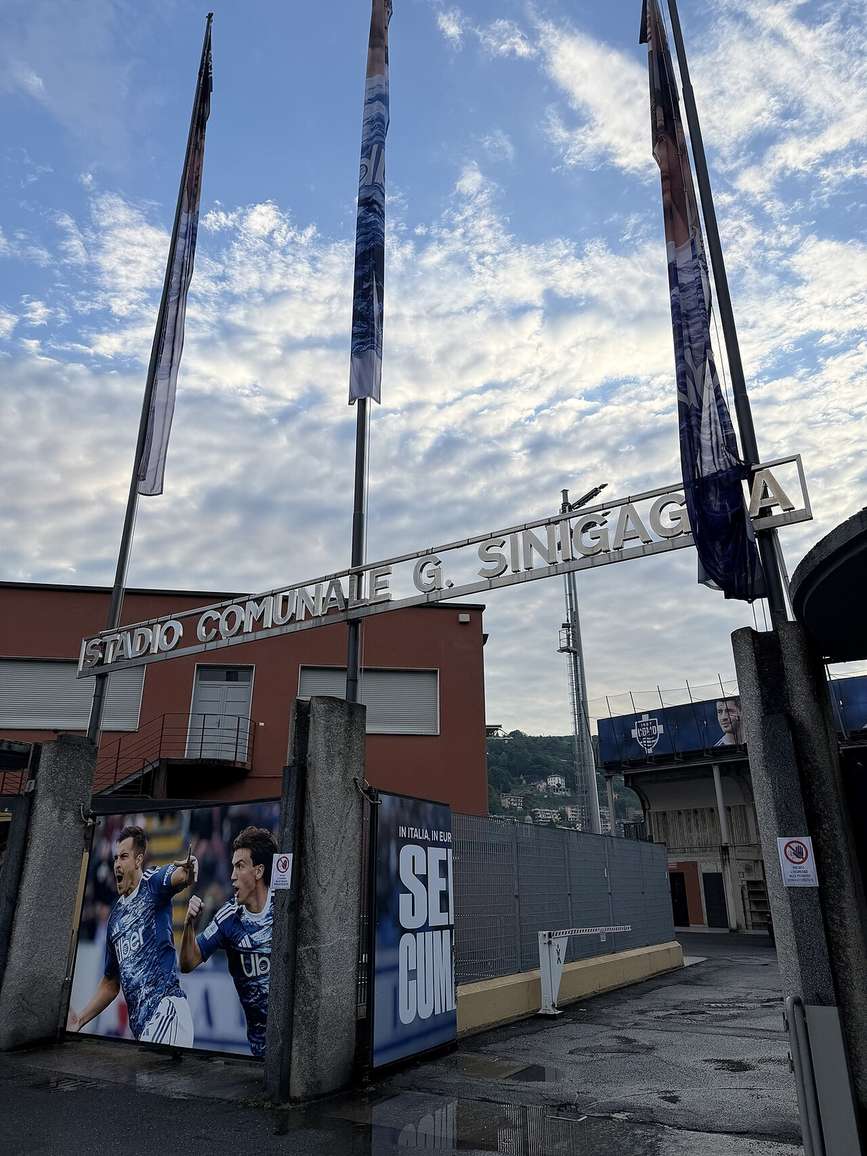 El estadio Sinigaglia en la ciudad de Como, junto al lago