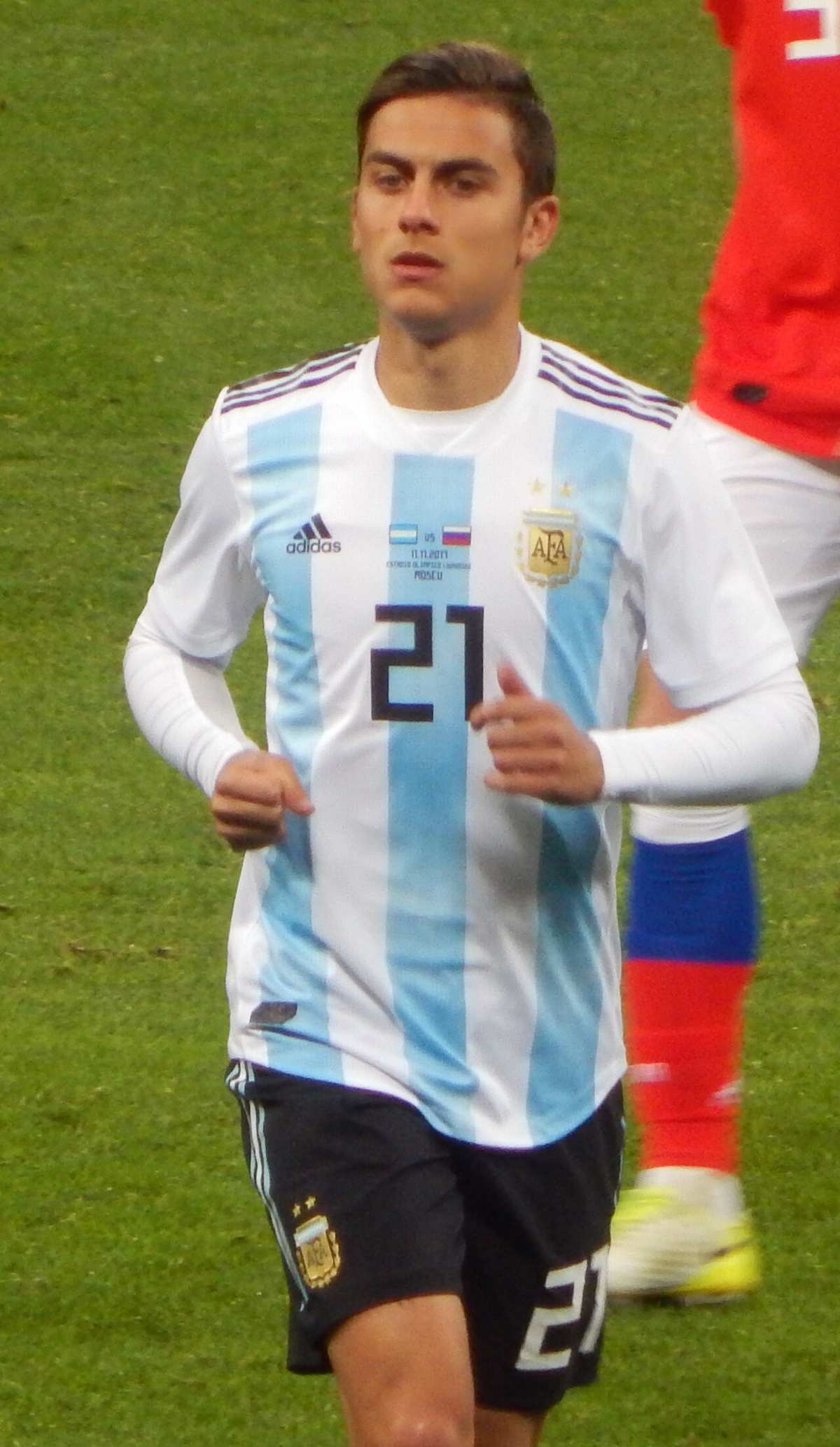 Paulo Dybala con la camiseta número 21 de la Selección Argentina durante un amistoso ante Rusia en 2017