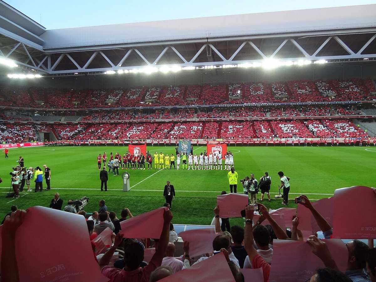Vista del Grand Stade de Lille durante un partido europeo