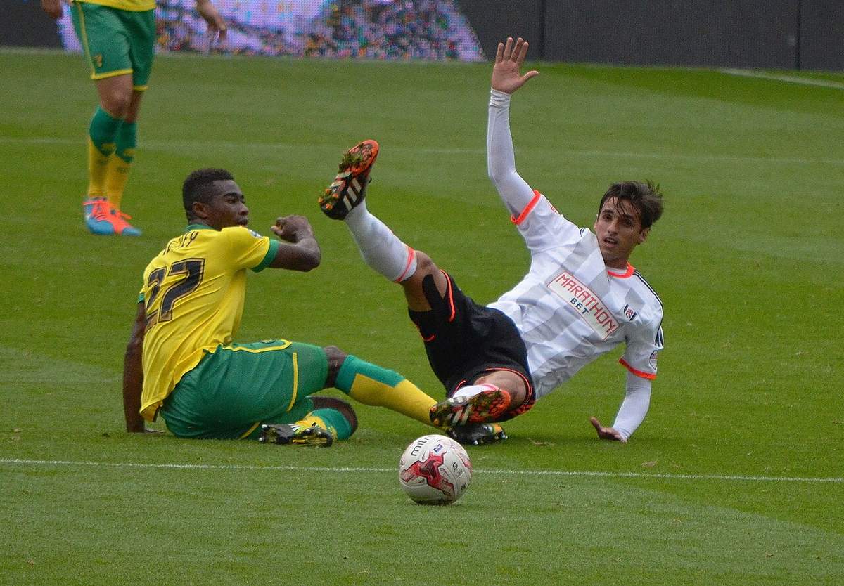 Bryan Ruiz durante su etapa en el Fulham de Inglaterra