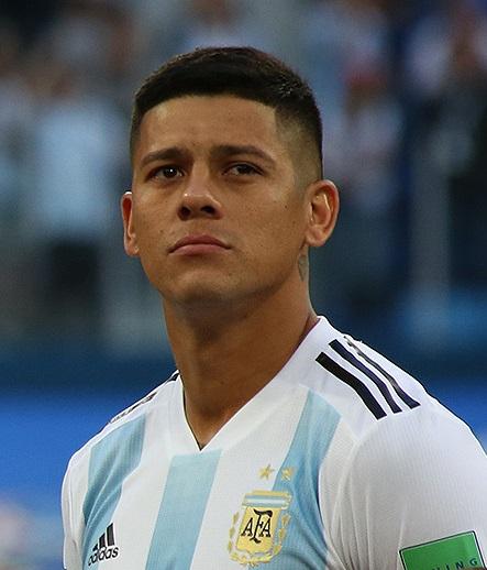 Marcos Rojo en acción, en una de sus etapas anteriores en el fútbol europeo