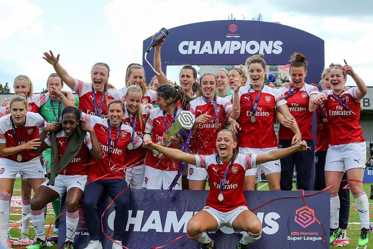 Partido de fútbol femenino entre Arsenal y Manchester City, uno de los clubes ya clasificados para el torneo