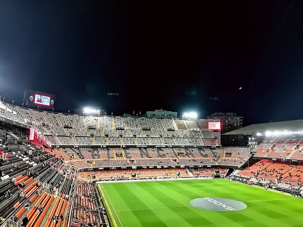 Panorámica del estadio de Mestalla antes de un partido de LaLiga