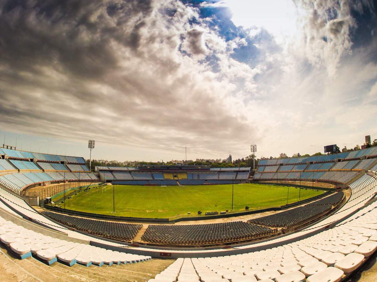 El estadio Centenario de Montevideo, sede designada para la final de la Copa Libertadores 2026