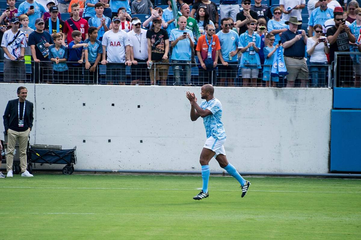 Vincent Kompany durante su etapa como jugador, antes de convertirse en entrenador del Bayern Múnich