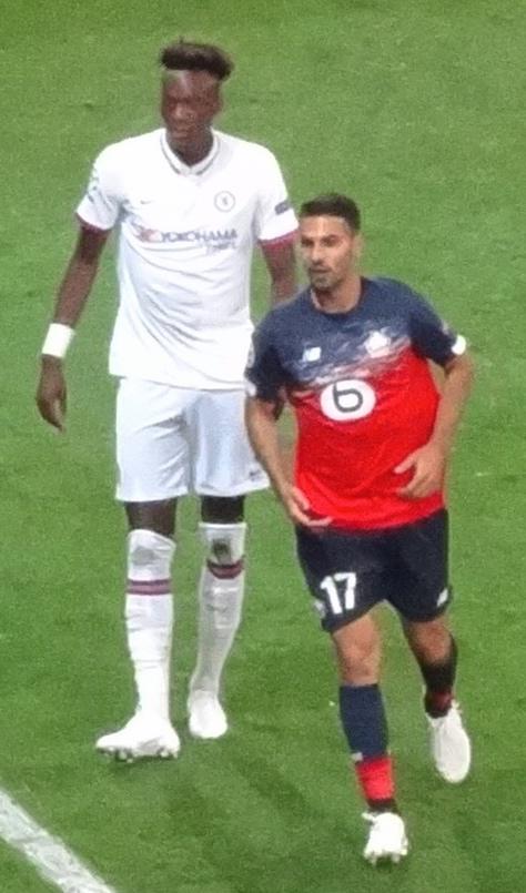 Zeki Celik en una foto de archivo de su etapa en el Lille, el lateral turco que se lesionó el bíceps femoral ante el Rennes