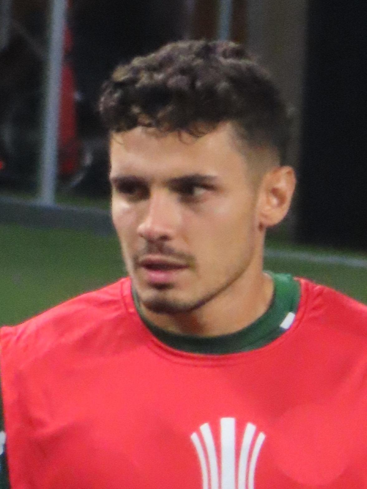 Raphael Veiga, con la camiseta del Palmeiras, club dueño de sus derechos federativos y donde se operará y rehabilitará