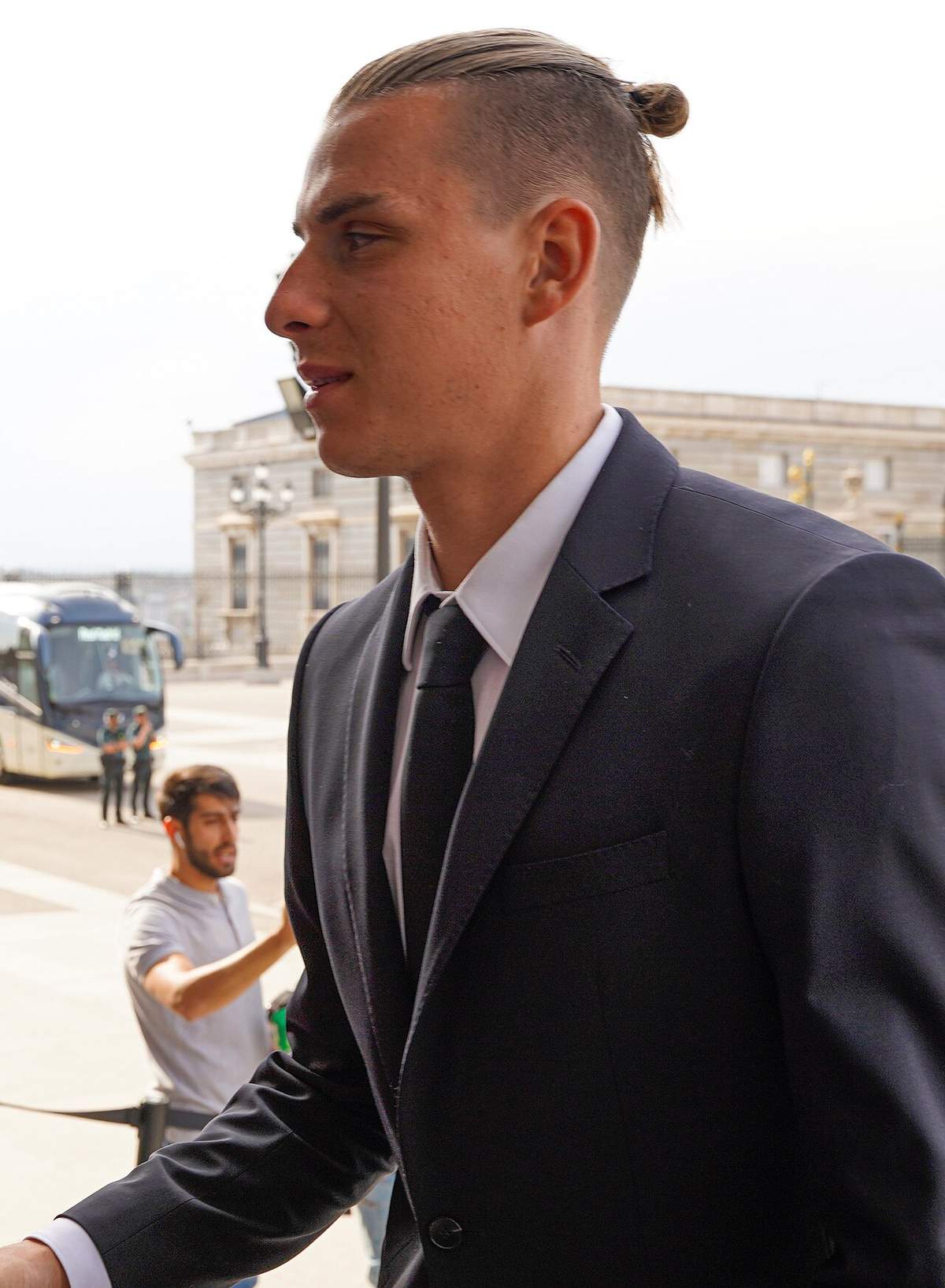 Andriy Lunin, segundo portero del Real Madrid y titular probable ante el Barcelona tras la baja de Courtois
