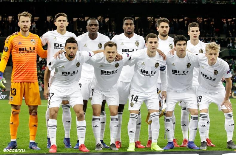 Plantilla del Valencia CF, equipo que pierde a su extremo revelación en plena lucha por salir de la zona de descenso