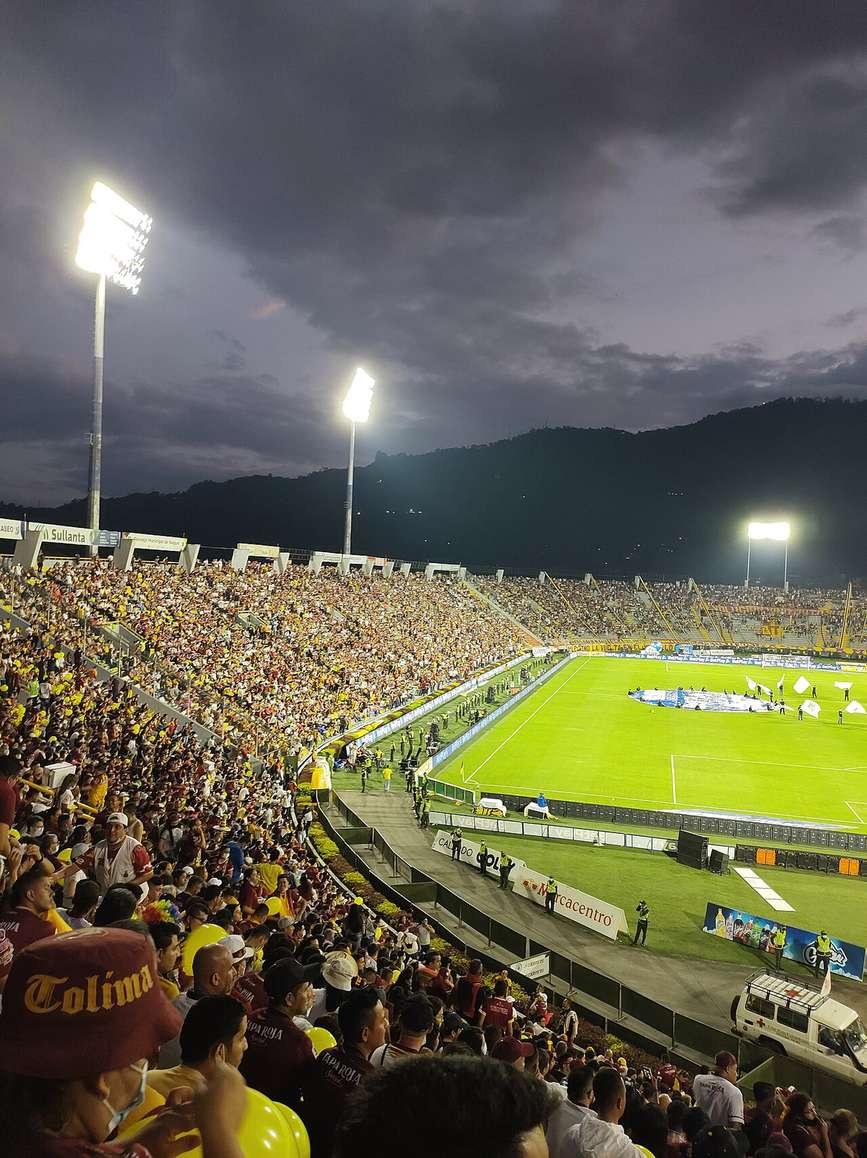 Aficionados de Deportes Tolima en el estadio Manuel Murillo Toro de Ibagué