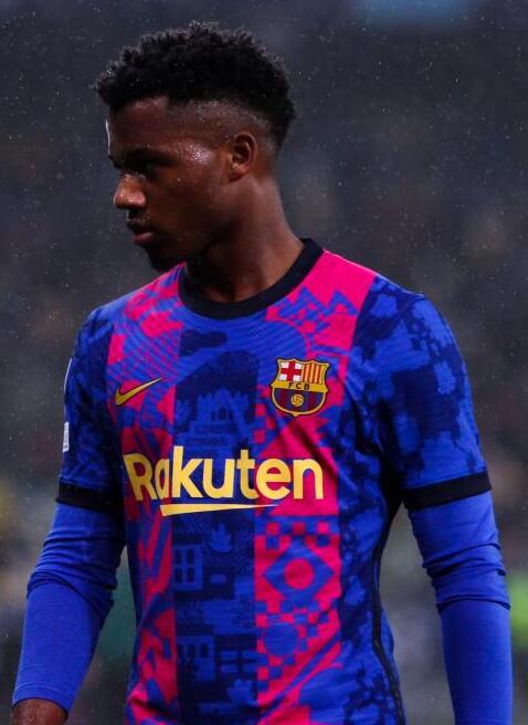 Ansu Fati con el Barcelona en un partido europeo