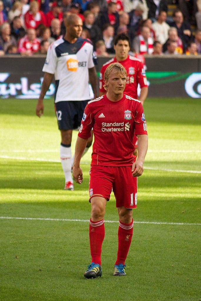 Dirk Kuyt con la camiseta del Liverpool, el club al que se reencontrará en Champions