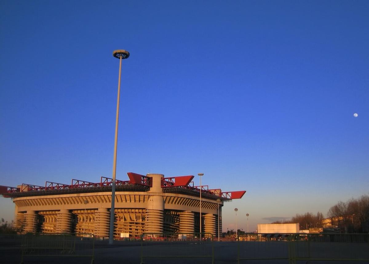 El estadio Giuseppe Meazza, San Siro, sede del Milan-Bologna, en una foto de archivo