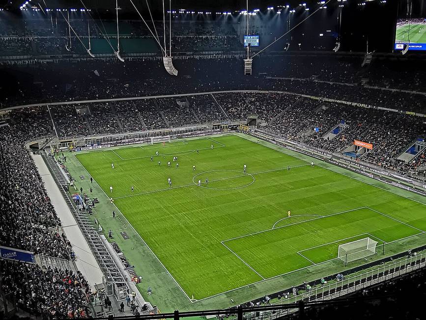 Acción de un partido de la Serie A entre el Inter y el Como en la temporada 2024-25