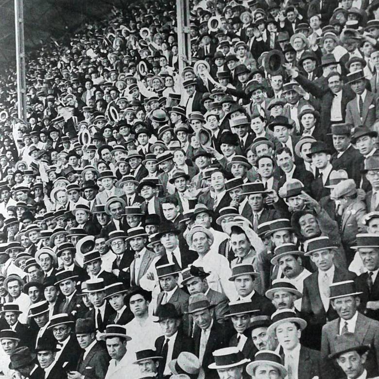 Hinchas de Boca y River en un Superclásico, en una foto de archivo
