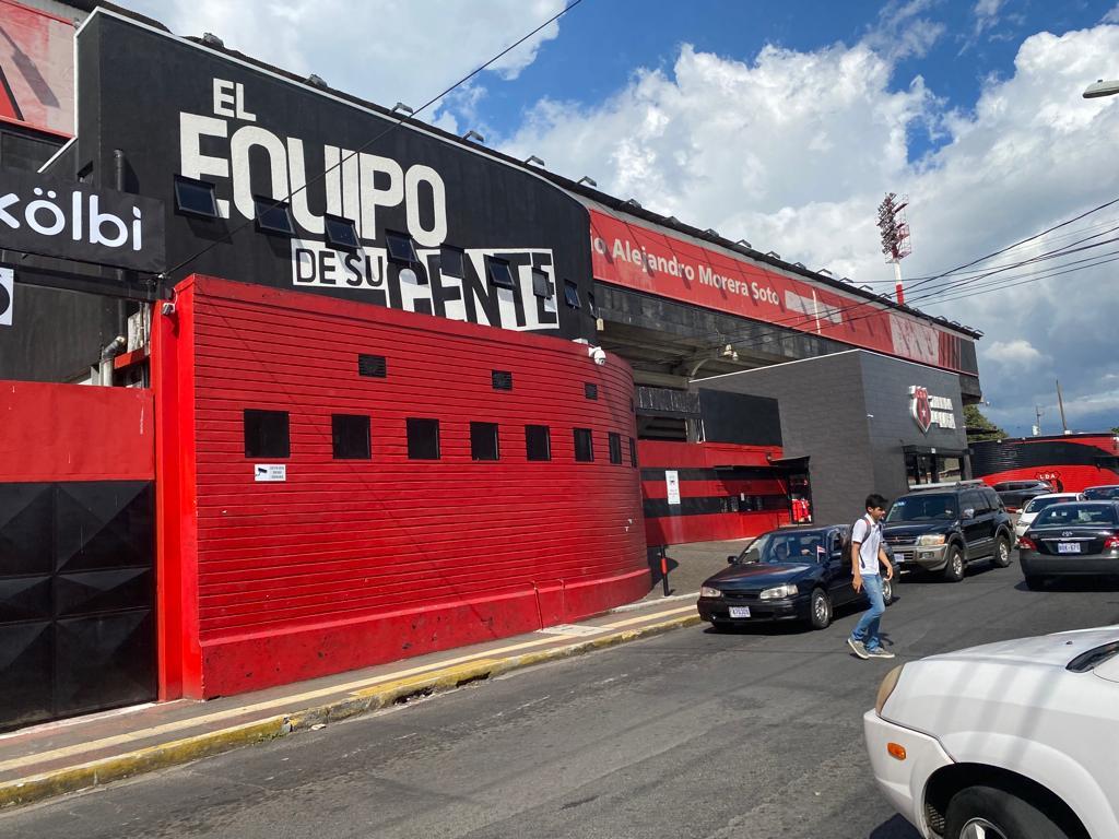 Exterior del Estadio Alejandro Morera Soto, casa de Liga Deportiva Alajuelense en Alajuela