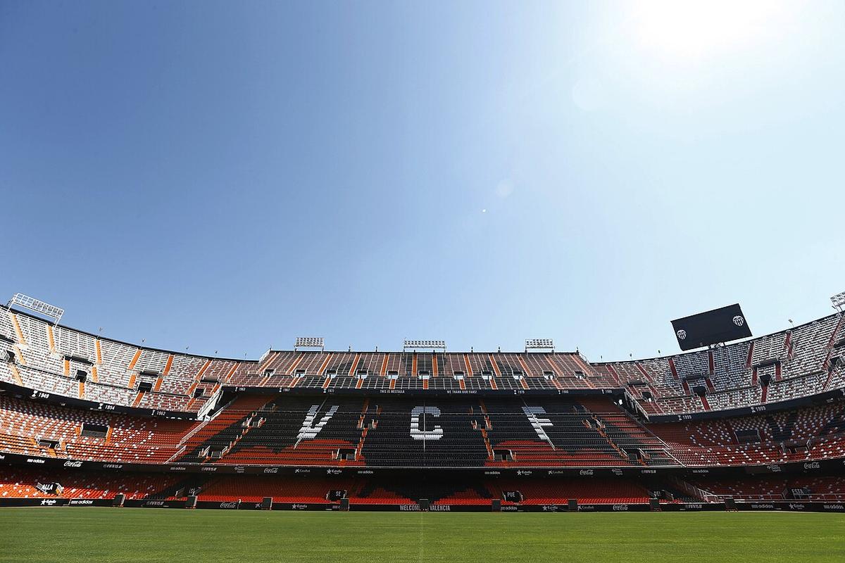 Grada de Mestalla, el estadio del Valencia, en un día de partido