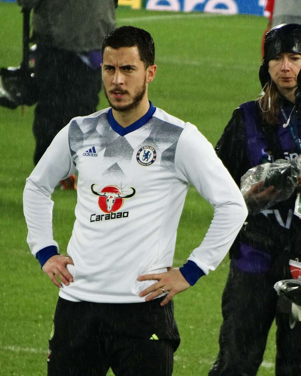 Eden Hazard con la camiseta del Chelsea durante un partido