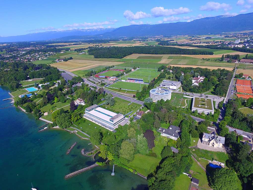 Vista aérea de las instalaciones de la UEFA, el organismo que regula las finanzas de los clubes europeos